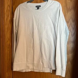 Cute star Eddie Bauer cream colored light weight sweatshirt.